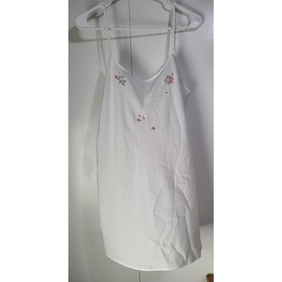 Secret Treasures Other - VTG Secret Treasures Nightie Womens M Floral Embroidered Nightgown Bridal Fairy